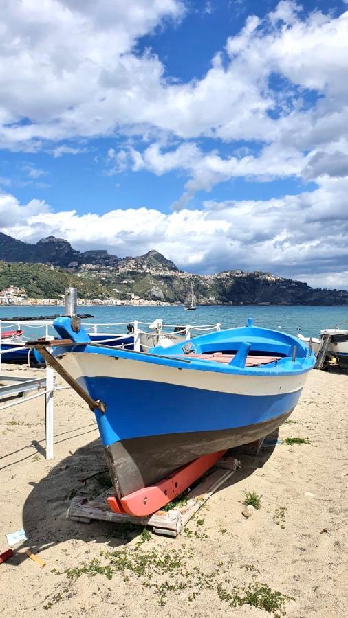 Vacanzenaxos - Casa Frontemare Apartment จีอาร์ดีนี นักซอส ภายนอก รูปภาพ